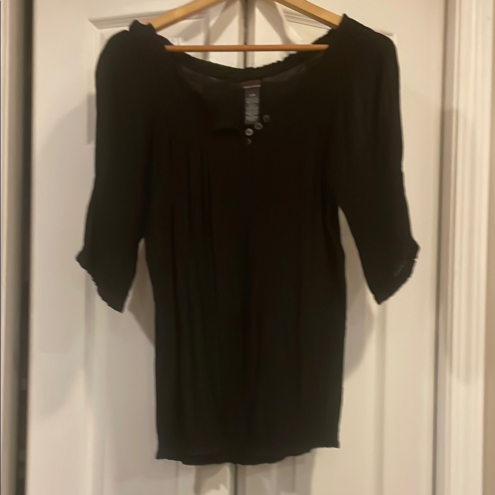 Black 3/4 length sleeve top
